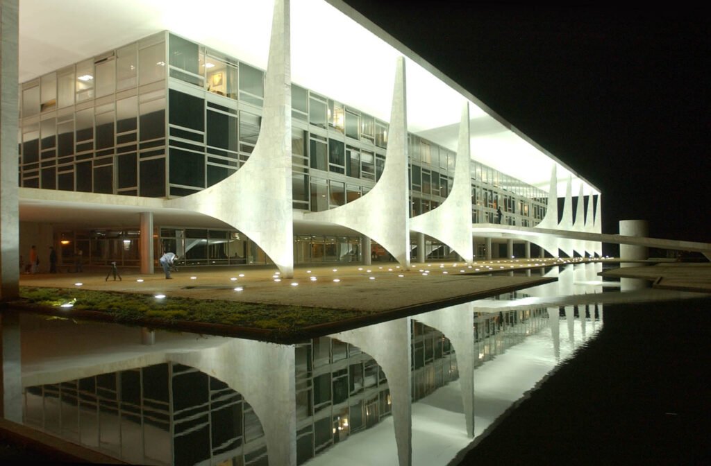 Planalto responde ao tarifaço dos EUA com lei de reciprocidade comercial