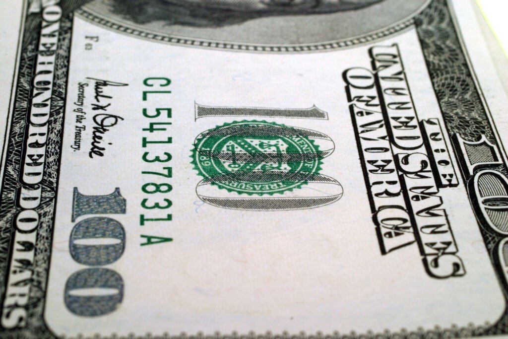 Notas de cem dolares americanos